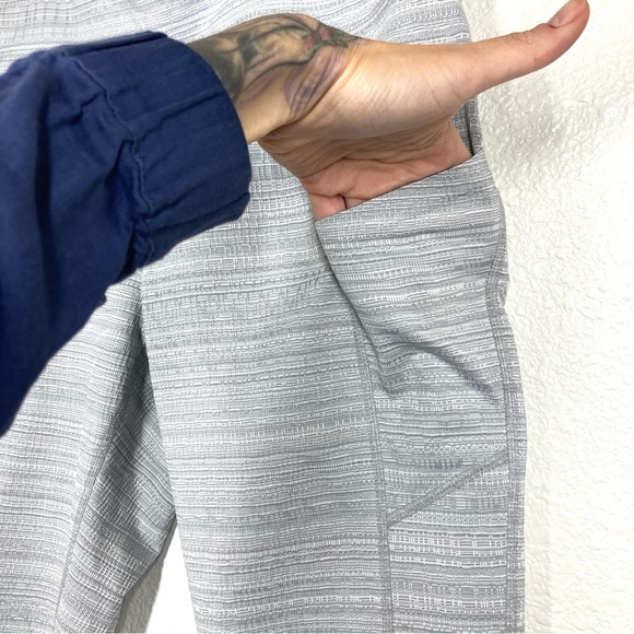 Athleta Leggings Chat to Town Gray Jacquard Mesh High Rise Cropped Workout Small - Picture 13 of 16